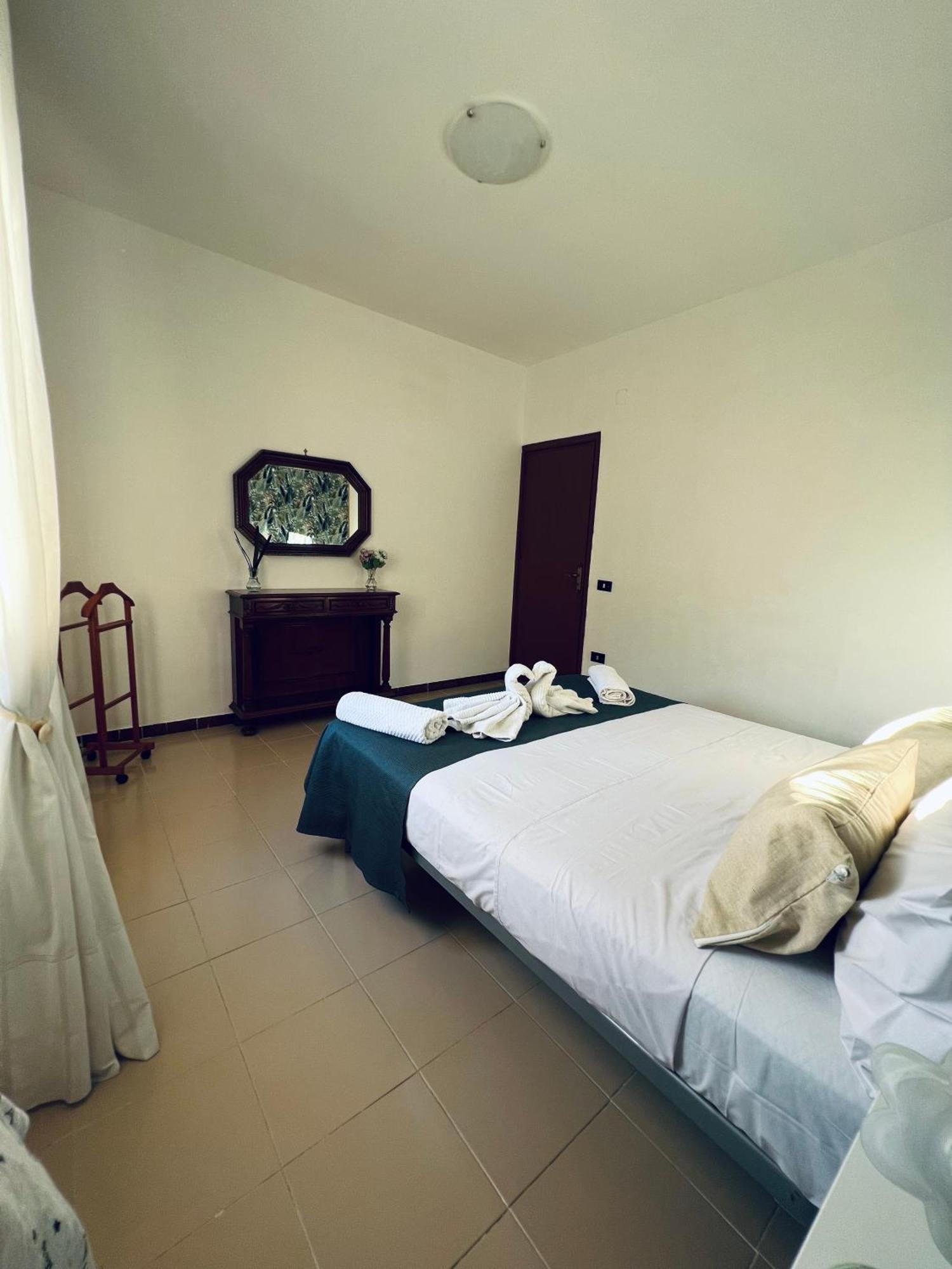 Sun House Appartement Palermo Buitenkant foto