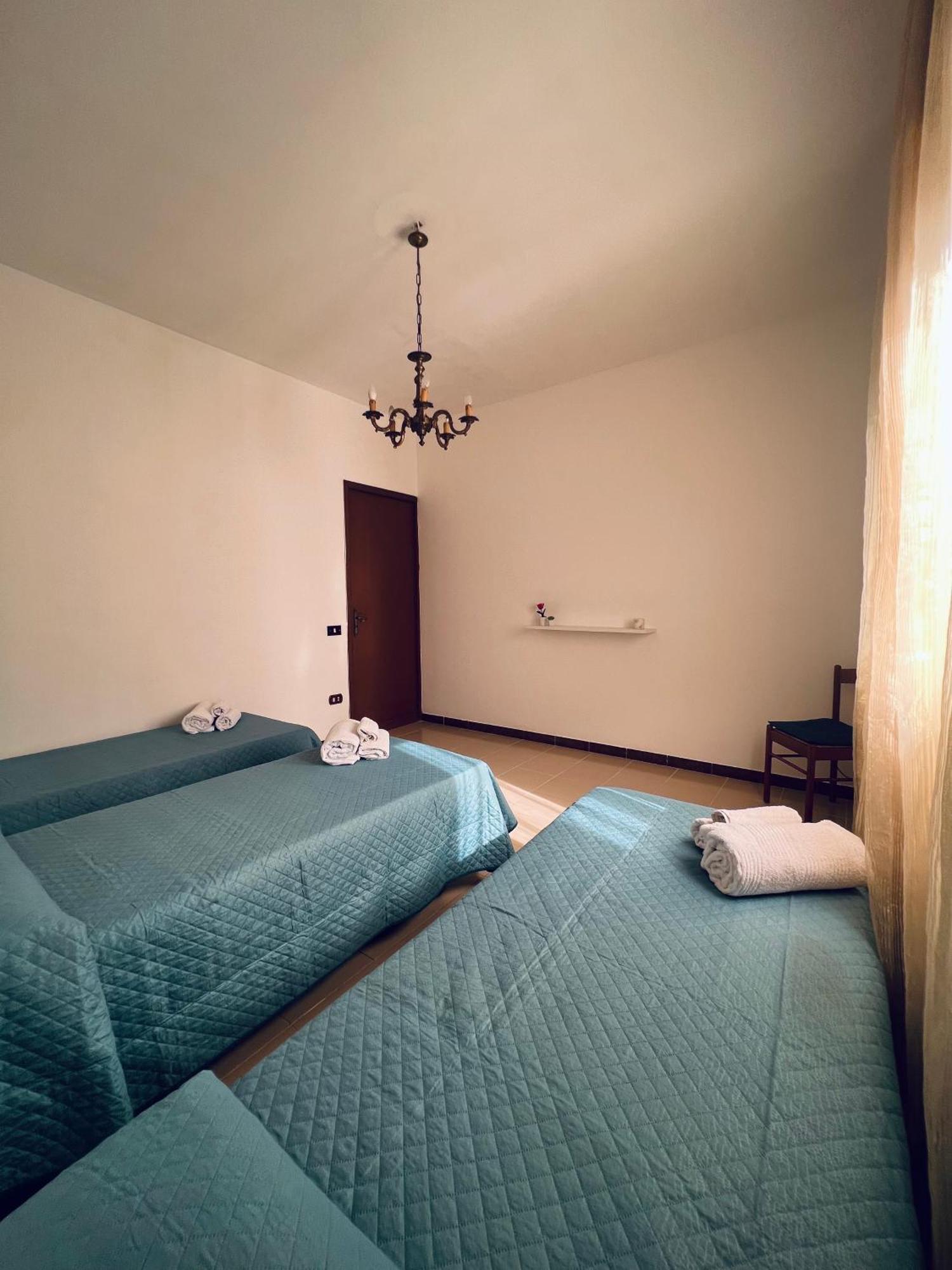 Sun House Appartement Palermo Buitenkant foto